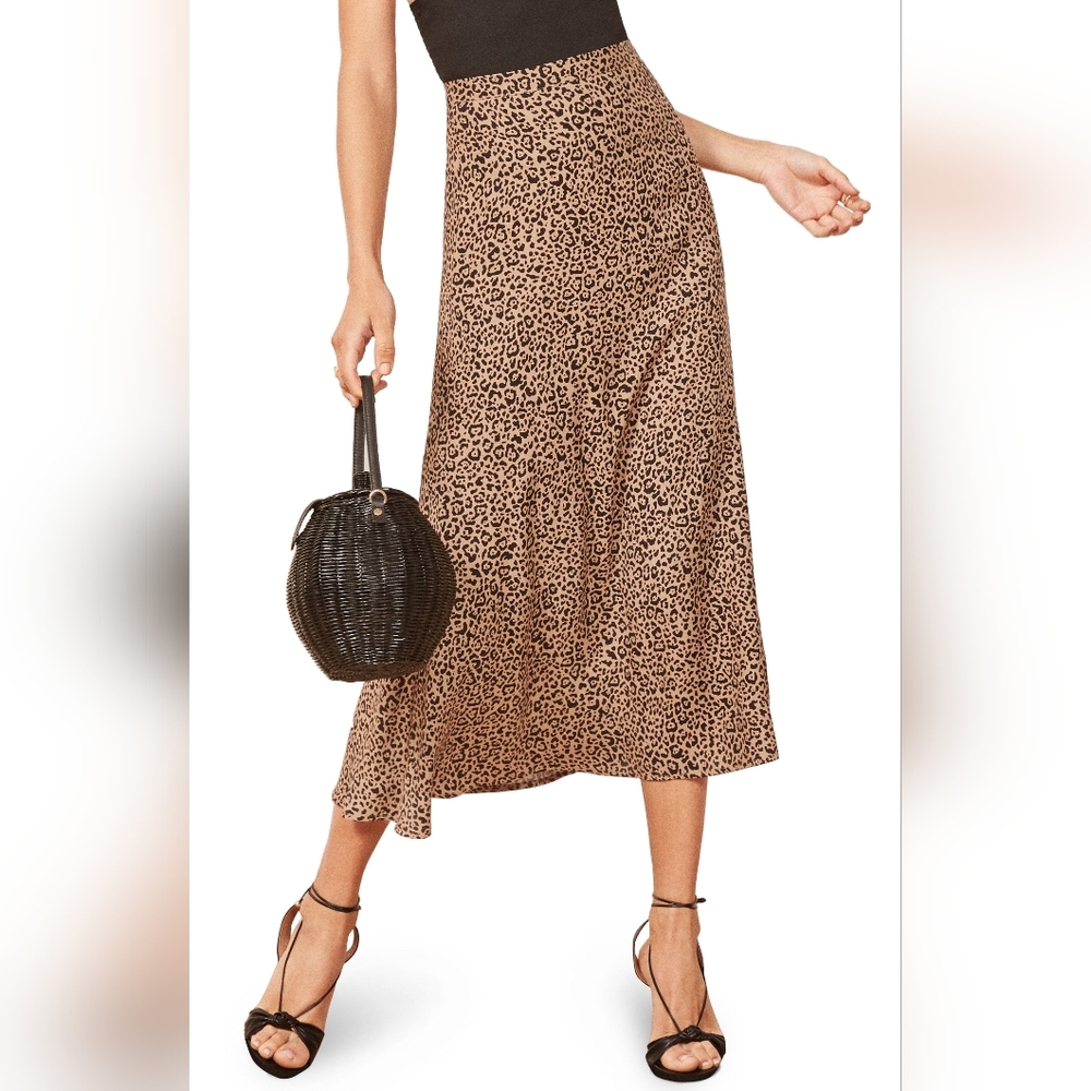Reformation Bea Skirt in size 2. Never worn. - Picture 6 of 6